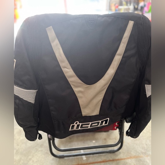 ICON motorcycle jacket - Picture 3 of 3